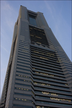 http://www.putevnik.ru/images/japan/yokohama/01_landmark_tower.jpg?id=11249727.0234ebbcafb6f448929258a1f6fbcc50.1190862697.62492f1c3b66bf5b35cb99b2ce4fcebf