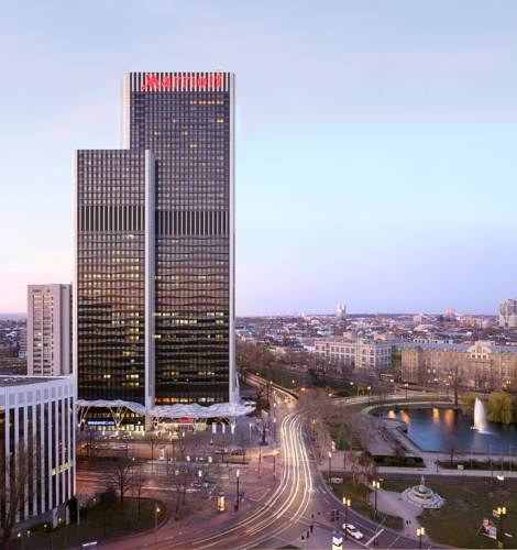 C:\Users\1\Desktop\Учеба 7 семестр\Захарчук\Презентация\1135_Frankfurt_Marriott_Hotel.jpg