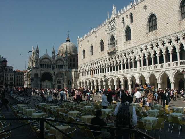 https://upload.wikimedia.org/wikipedia/commons/5/54/Venice%28Doge%27s_Palace%29.JPG?uselang=ru