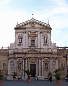 https://upload.wikimedia.org/wikipedia/commons/thumb/8/83/Santa_Susanna_%28Rome%29_-_facade.jpg/220px-Santa_Susanna_%28Rome%29_-_facade.jpg